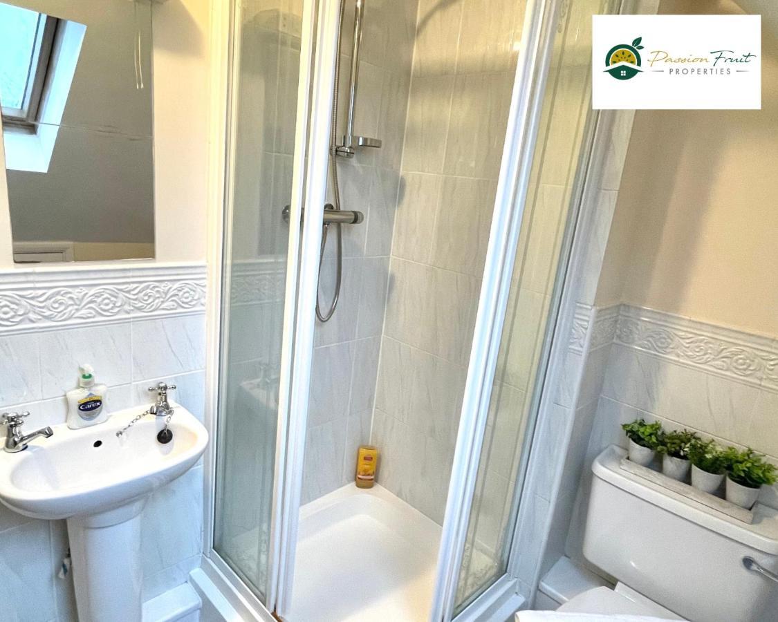 Passionfruitproperties Centre House: 3br Near Holiday home Coventry