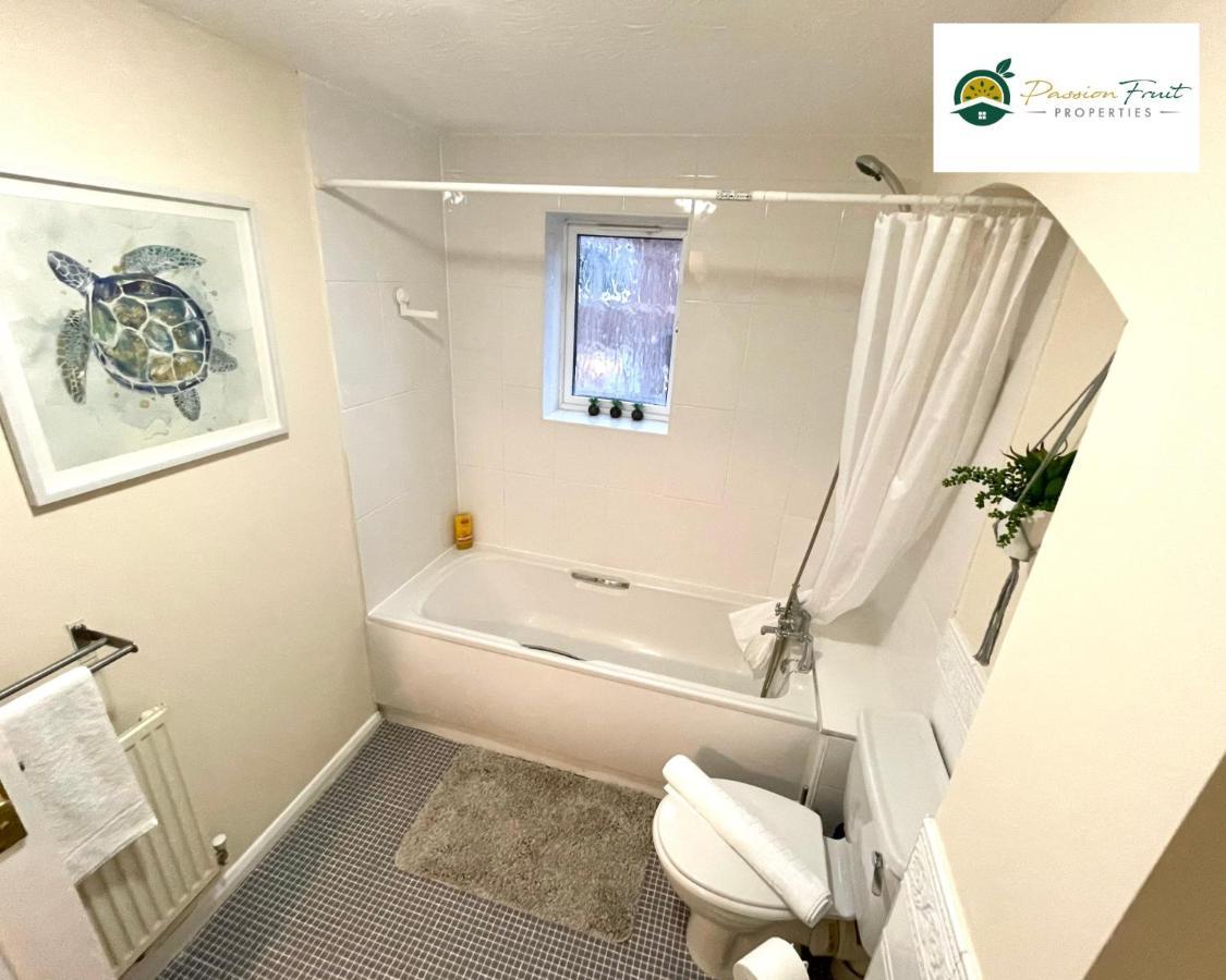 Passionfruitproperties Centre House: 3br Near Holiday home Coventry