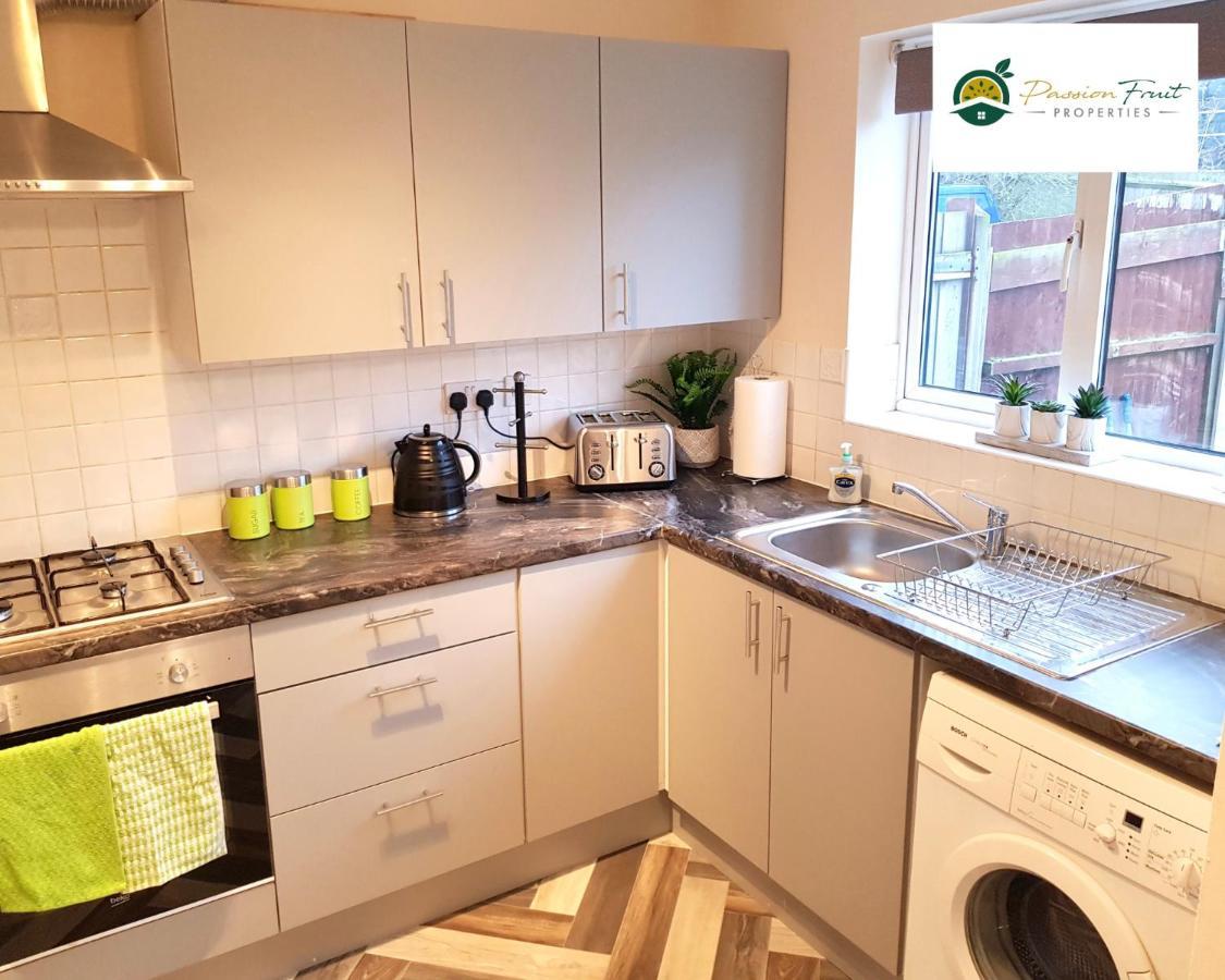 Passionfruitproperties Centre House: 3br Near Holiday home Coventry